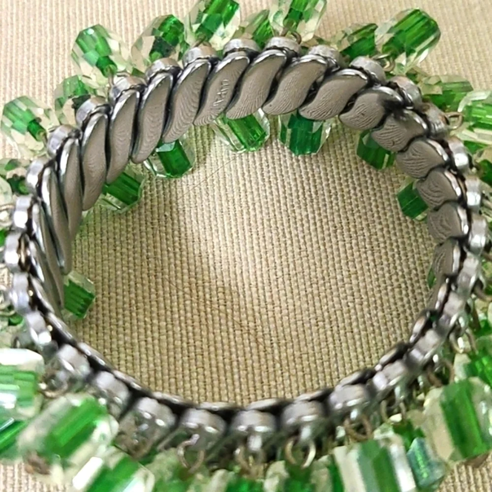 VINTAGE Made in Japan 60s Bracelet Green Glass and Silver Metal